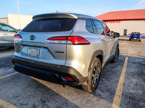 Used 2024 Toyota Corolla Cross AWD Hybrid image 8