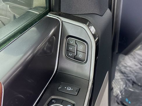 Used 2021 Ford F150 Lariat w/ Equipment Group 502A High AWD/4WD image 21