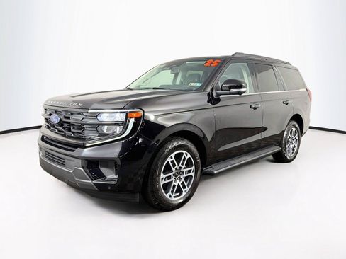 Used 2025 Ford Expedition Active AWD/4WD image 7