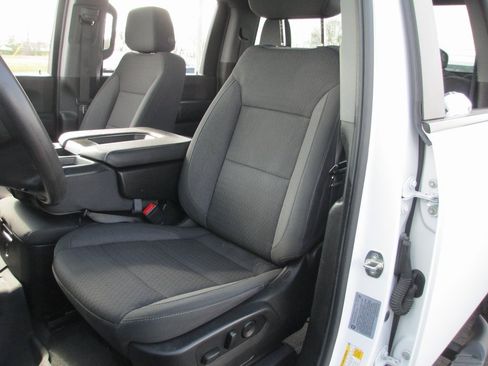 Used 2024 Chevrolet Silverado 2500 Custom w/ Custom Value Package image 16