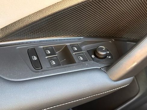 Used 2025 Volkswagen Tiguan SE R-Line AWD/4WD image 17