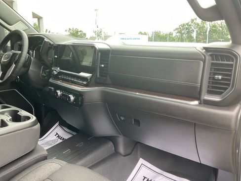 Used 2025 GMC Sierra 2500 SLE w/ SLE Value Package; AWD/4WD image 13