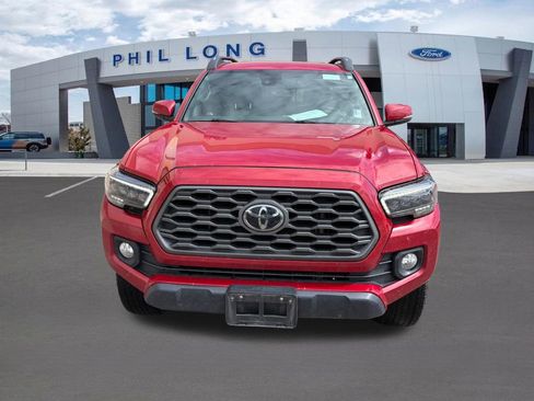 Used 2023 Toyota Tacoma TRD Off-Road w/ Technology Package AWD/4WD image 9