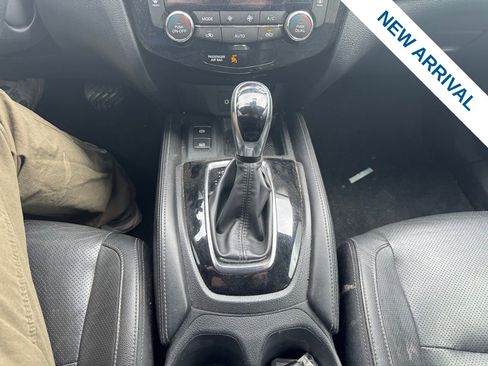 Used 2019 Nissan Rogue SL w/ Premium Package AWD/4WD image 25