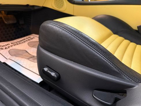 Used 2002 Ford Thunderbird image 34