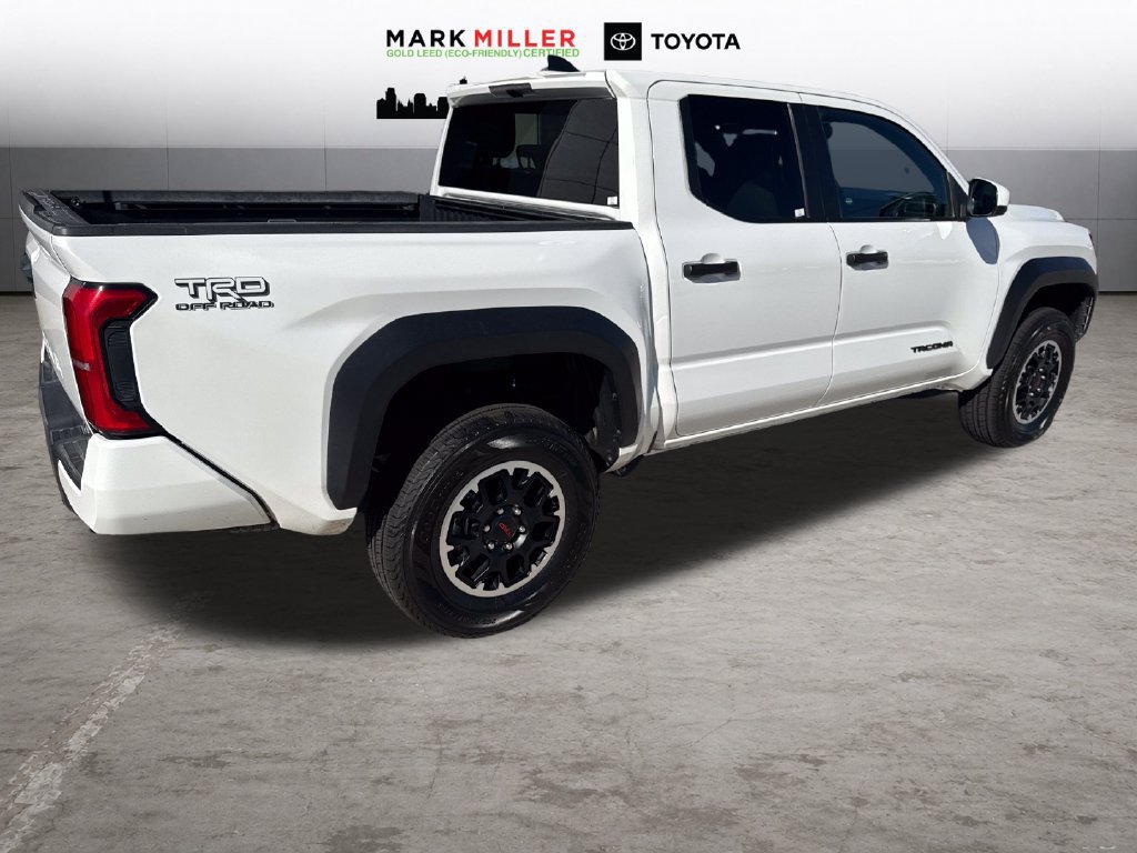 Certified 2025 Toyota Tacoma TRD Off-Road AWD/4WD image 5