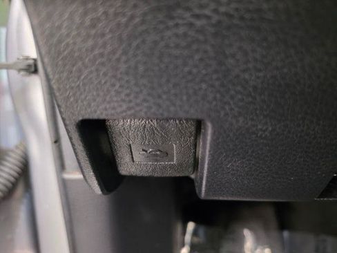 Used 2017 Toyota Tacoma SR5 RWD image 18