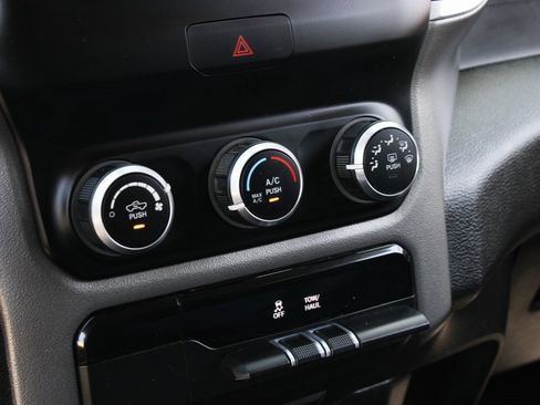 Used 2019 RAM 1500 Big Horn image 28