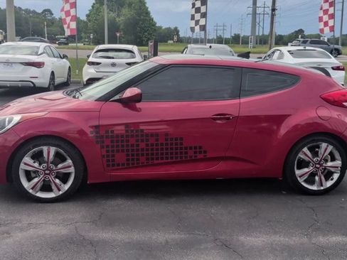 Used 2016 Hyundai Veloster w/ Option Group 02 FWD image 5