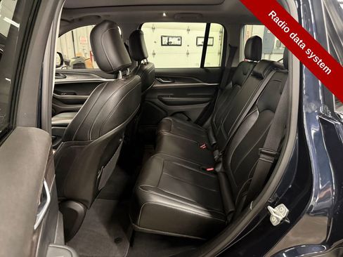 Used 2023 Jeep Grand Cherokee Limited image 37