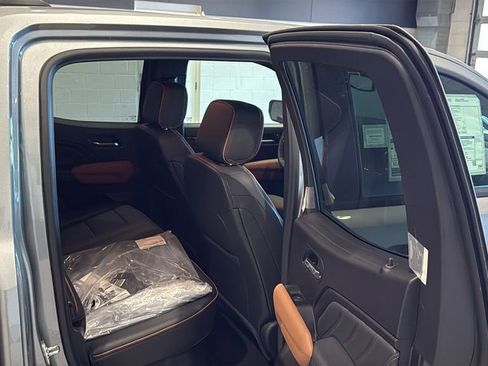 New 2026 GMC Canyon AT4 AWD/4WD image 14