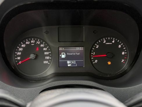 Used 2021 Mercedes-Benz Sprinter 2500 image 11