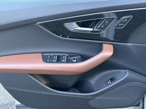 Used 2023 Audi Q7 2.0T Premium w/ Convenience Package image 26