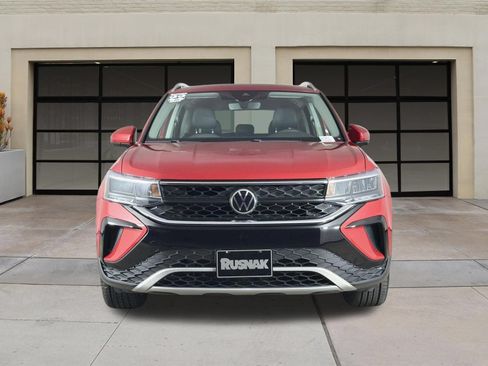 Used 2022 Volkswagen Taos SE w/ IQ.Drive SE Package AWD/4WD image 2