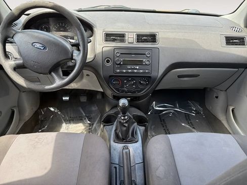 Used 2006 Ford Focus ZX4 Sedan FWD image 10