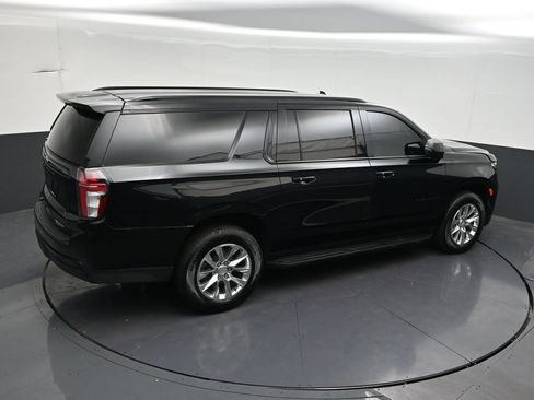 Used 2024 Chevrolet Suburban RST w/ Luxury Package RWD image 21