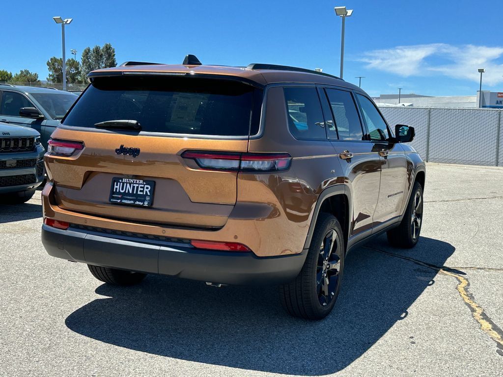 New 2026 Jeep Grand Cherokee L Limited w/ Limited Altitude Package RWD image 7