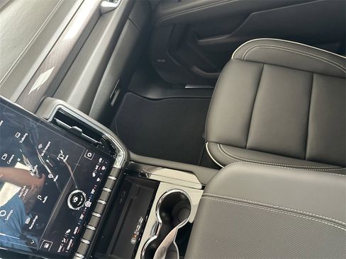 New 2026 GMC Yukon Elevation image 25