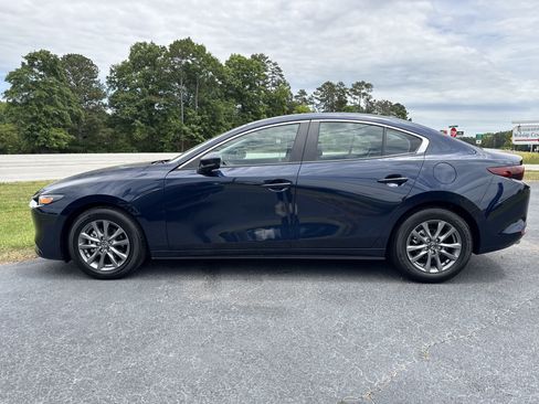 Used 2024 MAZDA MAZDA3 s FWD image 8