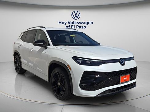 New 2026 Volkswagen Tiguan SE R-Line FWD image 1