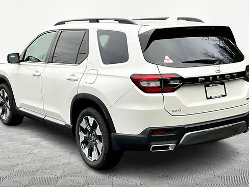 New 2026 Honda Pilot Touring image 4