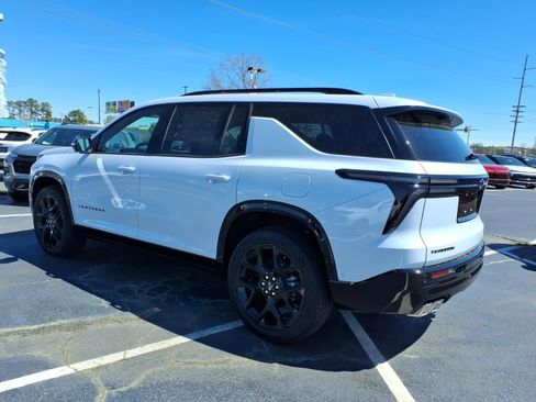 New 2026 Chevrolet Traverse RS w/ LPO, Floor Liner Package image 5