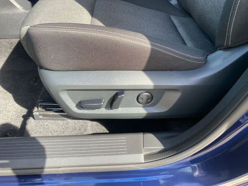 Used 2025 Nissan Rogue SV image 22