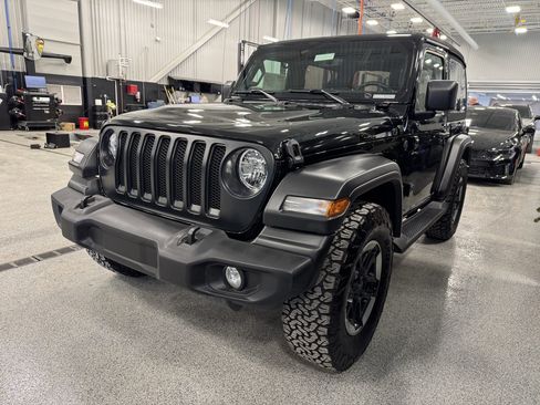 Used 2023 Jeep Wrangler Sport image 29