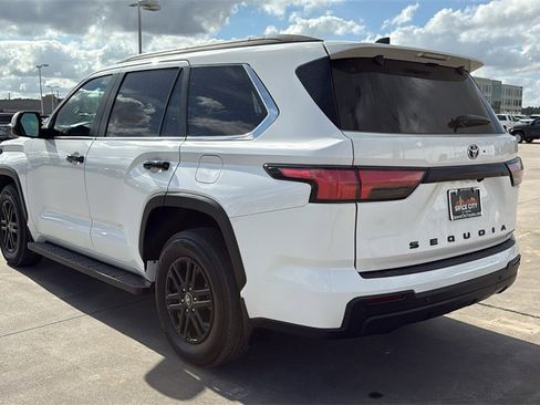 Used 2025 Toyota Sequoia SR5 image 5