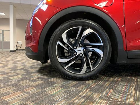 Used 2023 Chevrolet Bolt LT w/ Infotainment Package FWD image 35
