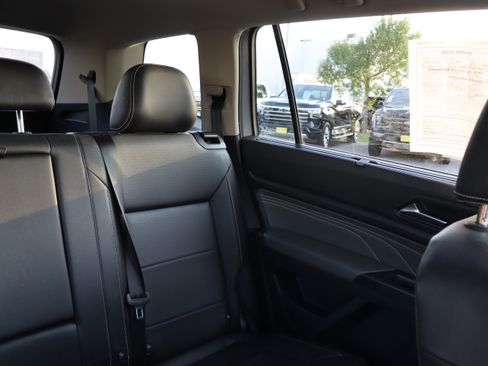 Used 2023 Volkswagen Atlas SE w/ Panoramic Sunroof Package AWD/4WD image 14