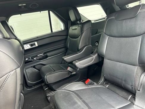 Used 2024 Ford Explorer ST w/ Equipment Group 401A AWD/4WD image 9
