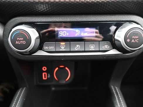 Used 2020 Nissan Kicks SV image 16