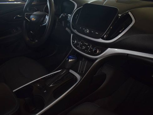 Used 2018 Chevrolet Volt LT FWD image 17