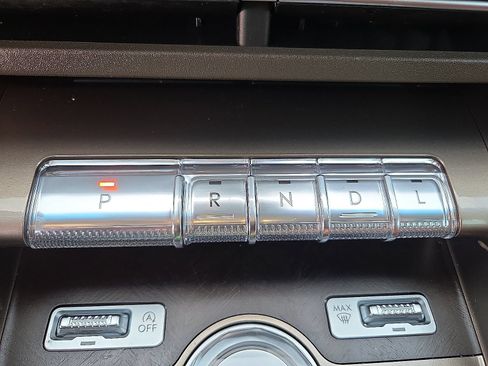 Certified 2024 Lincoln Nautilus Black Label w/ Jet Appearance Package (87T) AWD/4WD image 17