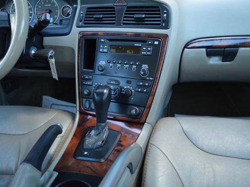 Used 2005 Volvo XC70 AWD/4WD image 19