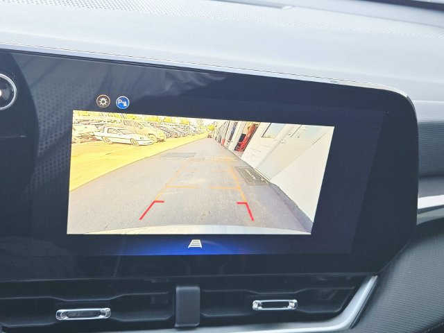 Used 2026 Chevrolet Equinox LT FWD image 21