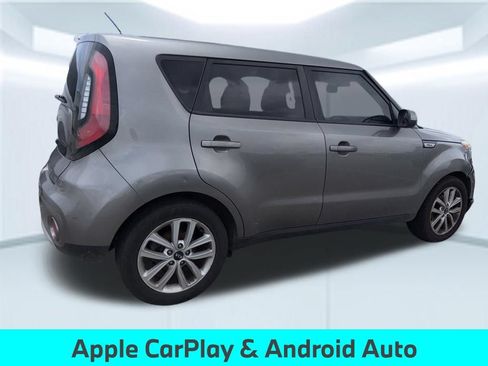 Used 2018 Kia Soul + FWD image 9