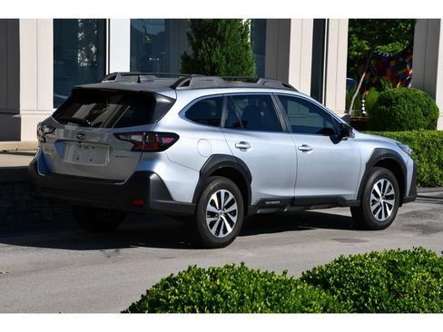 Used 2025 Subaru Outback Premium w/ Popular Package #1 AWD/4WD image 4