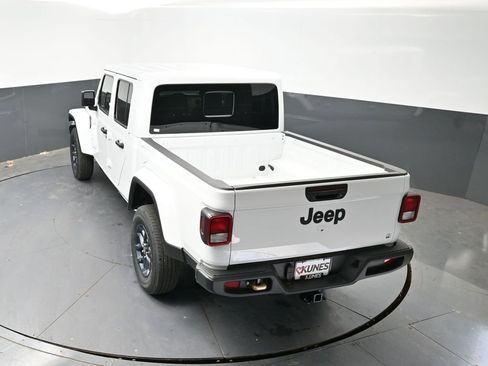 New 2026 Jeep Gladiator Sport AWD/4WD image 35