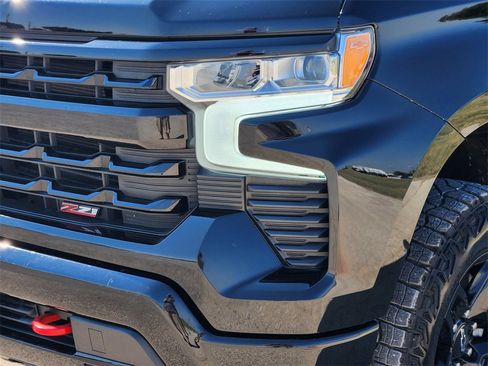 Used 2024 Chevrolet Silverado 1500 LT Trail Boss image 9