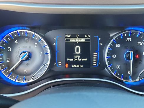 Used 2024 Chrysler Voyager LX image 16