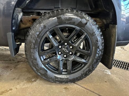 Used 2022 Chevrolet Silverado 1500 Custom image 41