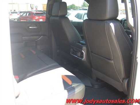 Used 2021 GMC Sierra 1500 AT4 w/ AT4 Premium Package AWD/4WD image 34
