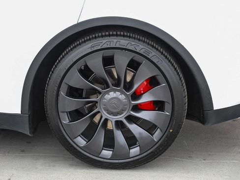 Used 2022 Tesla Model Y Performance AWD/4WD image 11