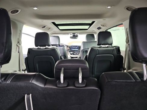 Certified 2024 Chrysler Pacifica Limited image 28