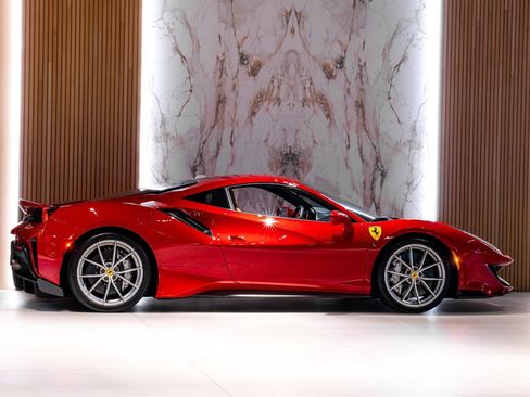 Used 2020 Ferrari 488 Pista Coupe image 3