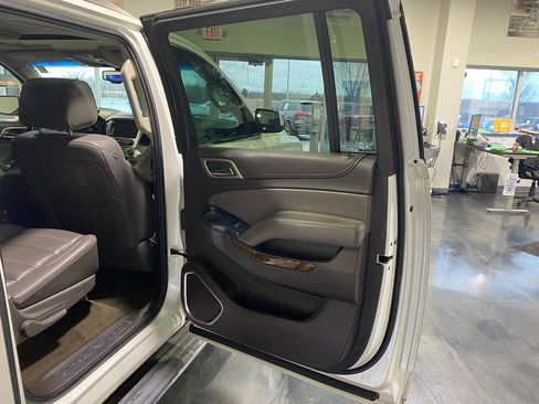 Used 2015 GMC Yukon XL Denali w/ Touring Package AWD/4WD image 21
