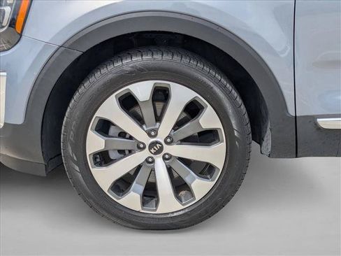 Used 2021 Kia Telluride EX w/ EX Premium Package AWD/4WD image 19
