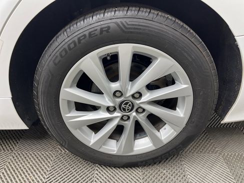 Used 2021 Toyota Camry LE image 30